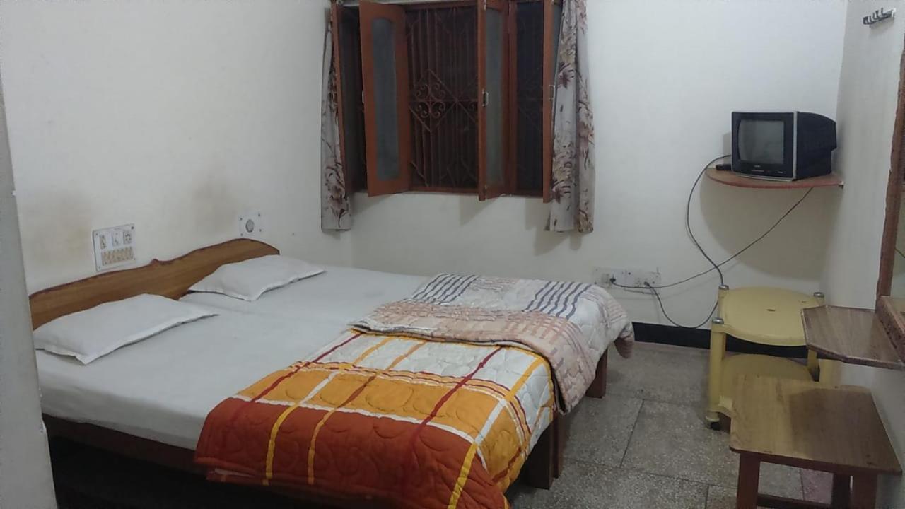 Hotel Yogi Lodge Khajurāho Eksteriør billede